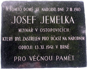 Pam�tn� deska na rodn�m dom�